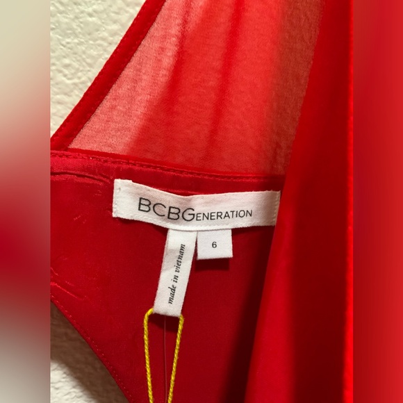 NWT-BCBG red romper size 6 - Picture 8 of 9